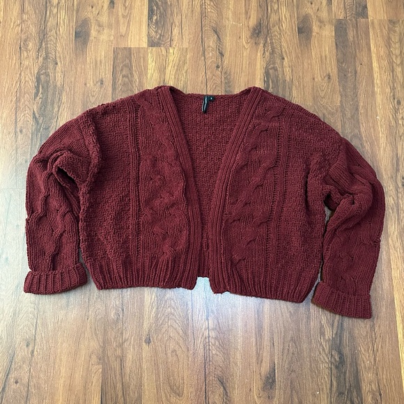 moon & madison Burgundy (or maroon) Cable-Knit Cropped Cardigan. - Picture 4 of 12